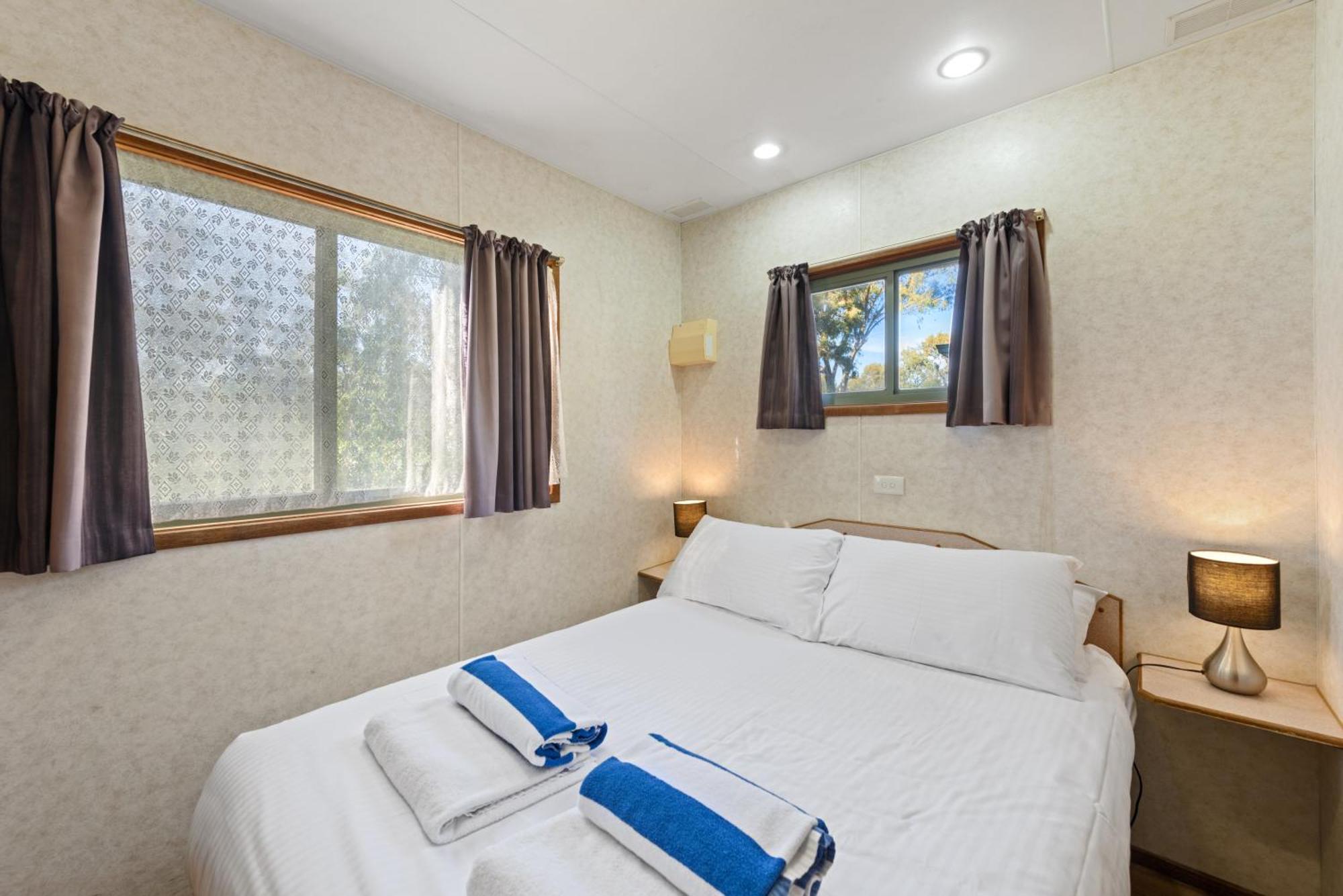 Discovery Parks - Barossa Valley Hotel Tanunda Room photo